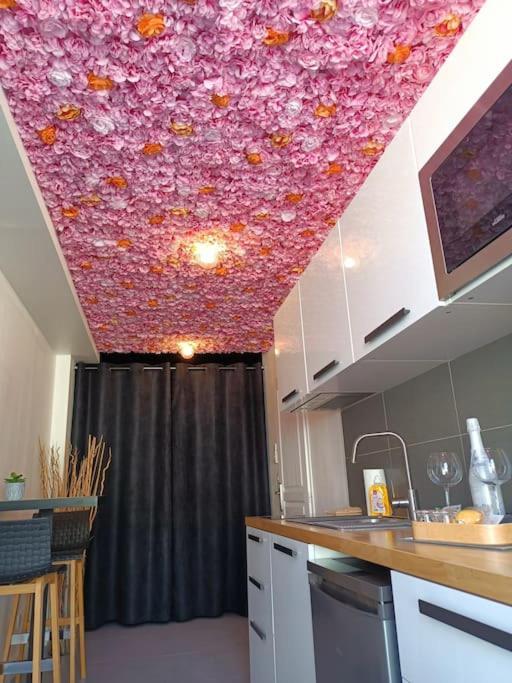Appartement Balneo Et Sauna Prives The Red Room 모기오 외부 사진