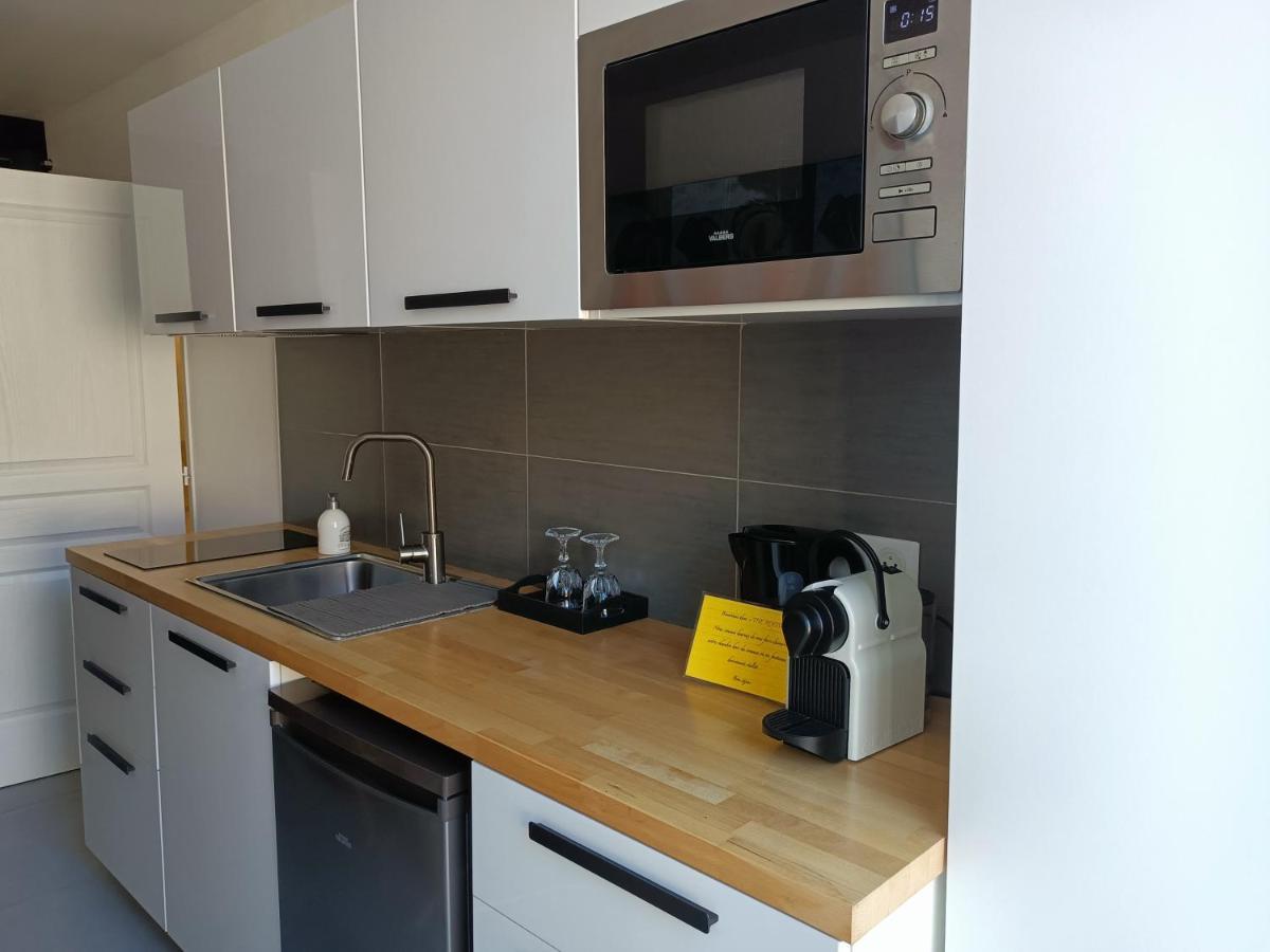 Appartement Balneo Et Sauna Prives The Red Room 모기오 외부 사진